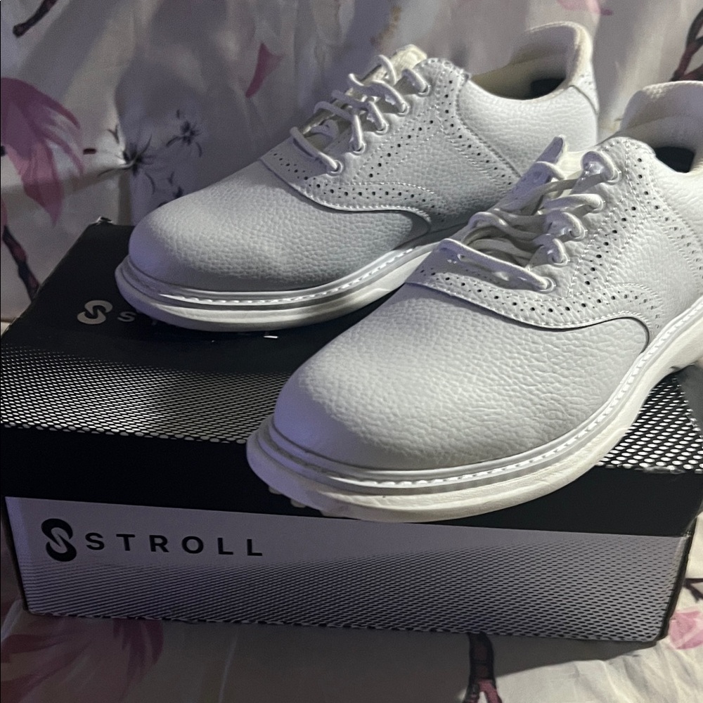 Stroll White Textured Lace-Up golf Sneakers can’t go wrong they are 🔥 🔥